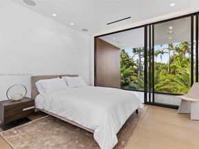 1800 W 27th St, Miami Beach FL 33140