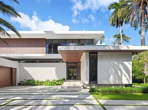 1800 W 27th St, Miami Beach FL 33140