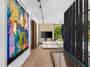 1800 W 27th St, Miami Beach FL 33140