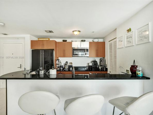 300 S Biscayne Blvd T3216, Miami FL 33131