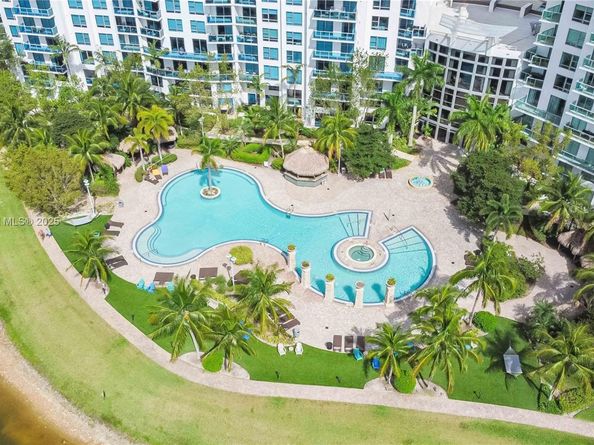 2641 N Flamingo Rd 405N, Sunrise FL 33323