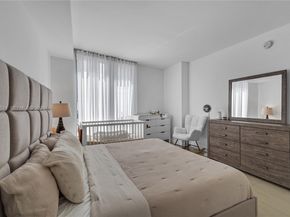 31 SE 6th St 702, Miami FL 33131