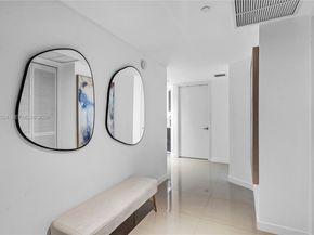 31 SE 6th St 702, Miami FL 33131