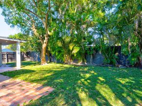 315 NE 160th Ter, Miami FL 33162