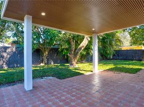315 NE 160th Ter, Miami FL 33162