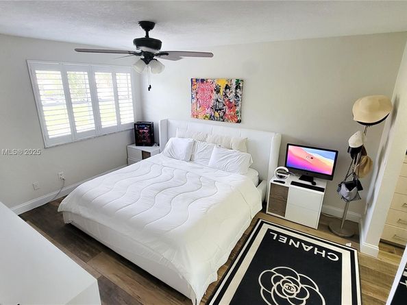 9894 NW 2nd Ct, Plantation FL 33324