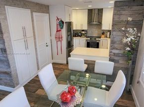 9894 NW 2nd Ct, Plantation FL 33324