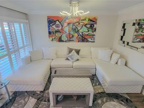 9894 NW 2nd Ct, Plantation FL 33324