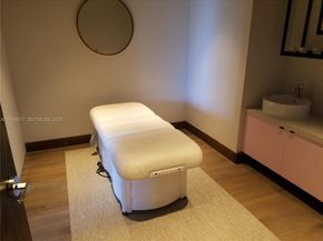 121 NE 34th St 2110, Miami FL 33137