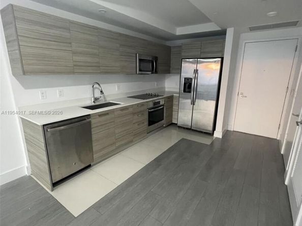 121 NE 34th St 2110, Miami FL 33137