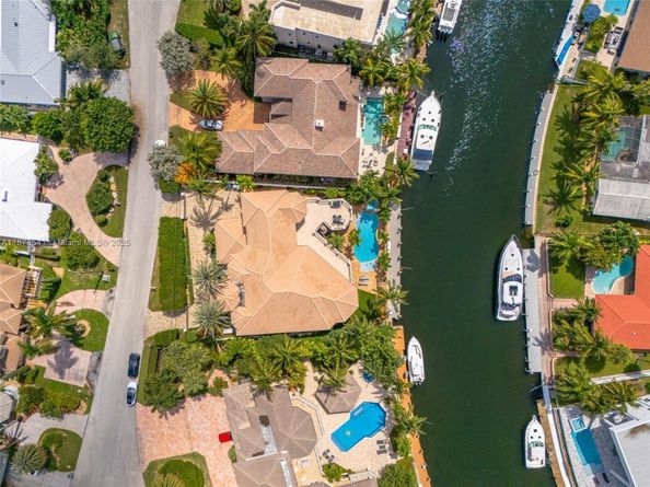 2770 NE 23rd St, Pompano Beach FL 33062