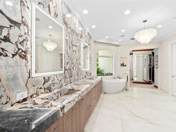 2770 NE 23rd St, Pompano Beach FL 33062