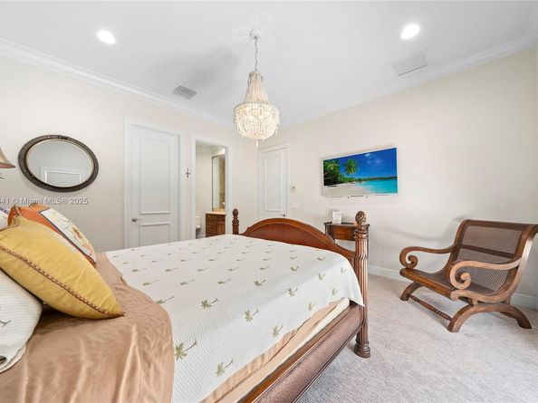 2770 NE 23rd St, Pompano Beach FL 33062