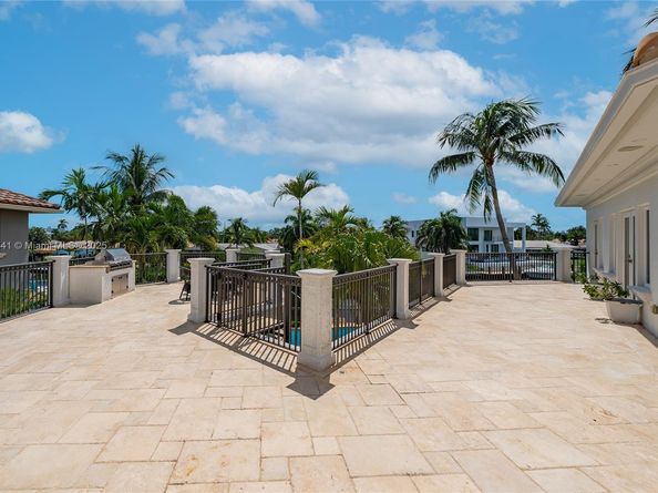 2770 NE 23rd St, Pompano Beach FL 33062