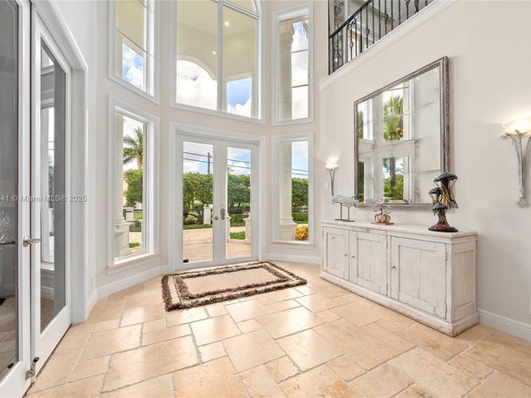2770 NE 23rd St, Pompano Beach FL 33062