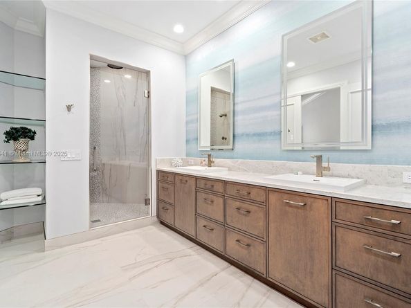 2770 NE 23rd St, Pompano Beach FL 33062