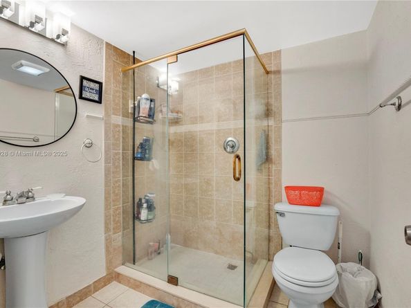 3777 NW 78TH Ave 15G, Davie FL 33024