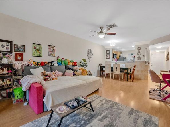 3777 NW 78TH Ave 15G, Davie FL 33024