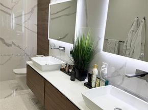 2100 Van Buren St 214, Hollywood FL 33020