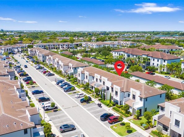 21018 NE 8th Ave 21018, Miami FL 33179