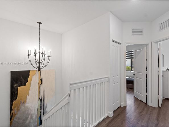 21018 NE 8th Ave 21018, Miami FL 33179