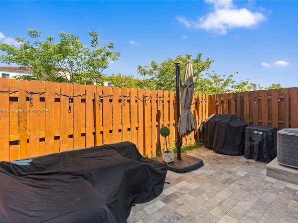 21018 NE 8th Ave 21018, Miami FL 33179