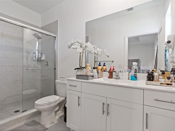 21018 NE 8th Ave 21018, Miami FL 33179