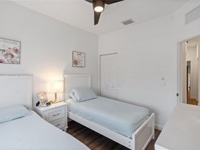 21018 NE 8th Ave 21018, Miami FL 33179