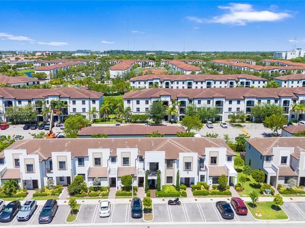 21018 NE 8th Ave 21018, Miami FL 33179