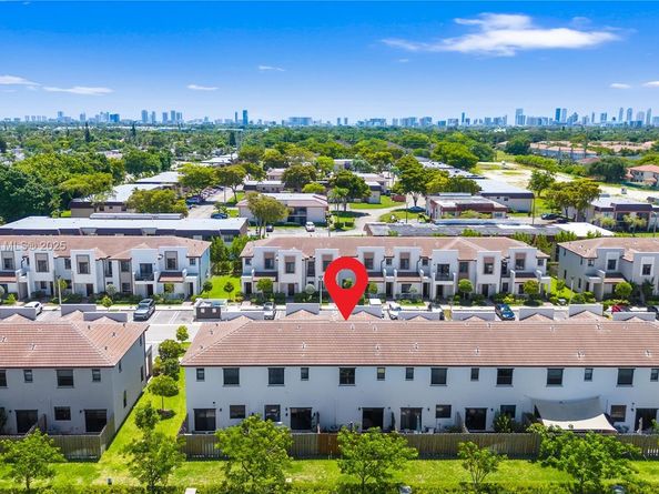 21018 NE 8th Ave 21018, Miami FL 33179