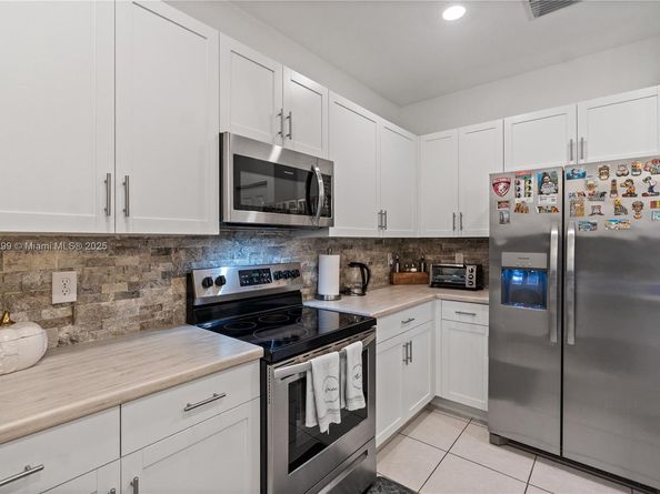 21018 NE 8th Ave 21018, Miami FL 33179