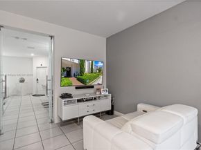 21018 NE 8th Ave 21018, Miami FL 33179