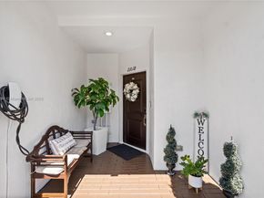 21018 NE 8th Ave 21018, Miami FL 33179