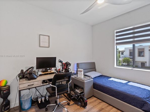 21018 NE 8th Ave 21018, Miami FL 33179