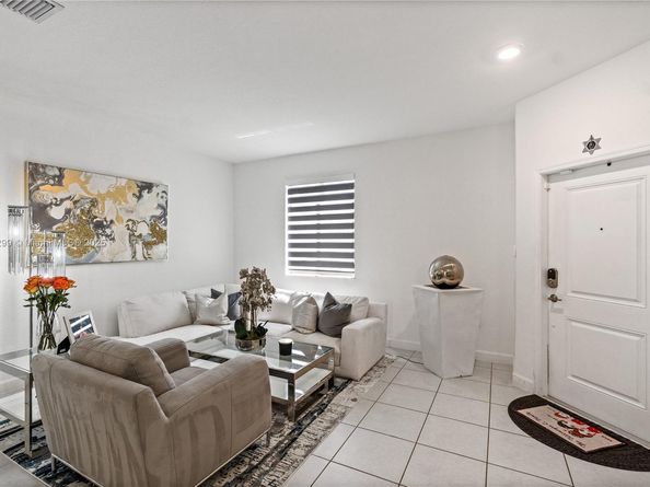 21018 NE 8th Ave 21018, Miami FL 33179