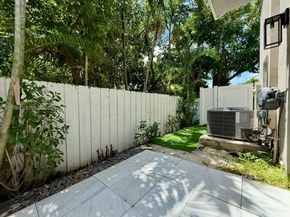 1035 NW 2nd Ave, Fort Lauderdale FL 33311