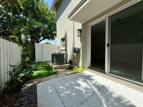 1035 NW 2nd Ave, Fort Lauderdale FL 33311