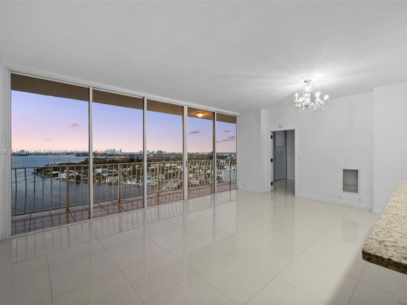 7601 E Treasure Dr PH216, North Bay Village FL 33141