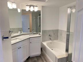 17150 N Bay Rd 2814, Sunny Isles Beach FL 33160