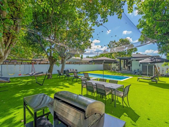 1451 NW 31st St, Miami FL 33142