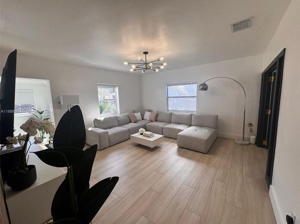 1451 NW 31st St, Miami FL 33142