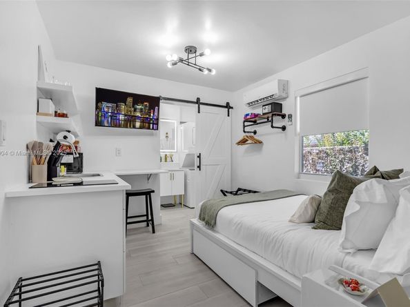 1451 NW 31st St, Miami FL 33142