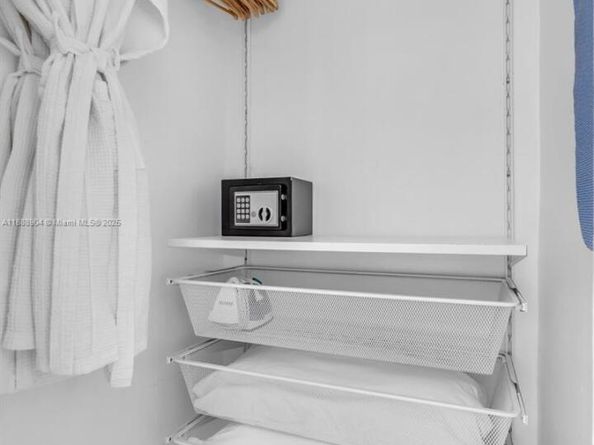 1451 NW 31st St, Miami FL 33142