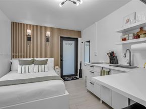 1451 NW 31st St, Miami FL 33142