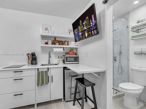 1451 NW 31st St, Miami FL 33142