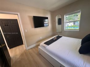 1451 NW 31st St, Miami FL 33142