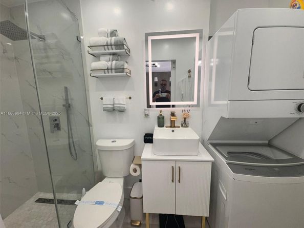 1451 NW 31st St, Miami FL 33142