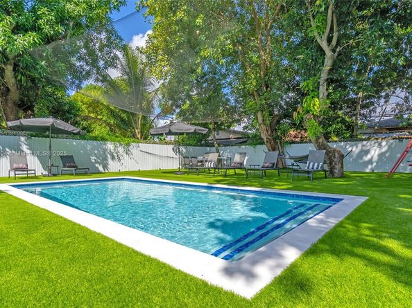 1451 NW 31st St, Miami FL 33142