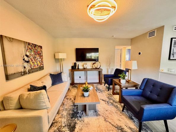 1423 Holly Heights Dr 19, Fort Lauderdale FL 33304