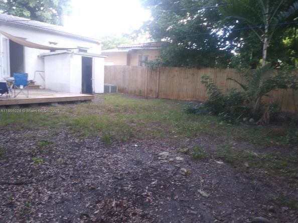 2608 SW 11th St, Miami FL 33135